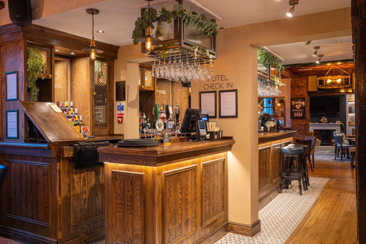 Duke Of York Hotel Whitby Bagian luar foto