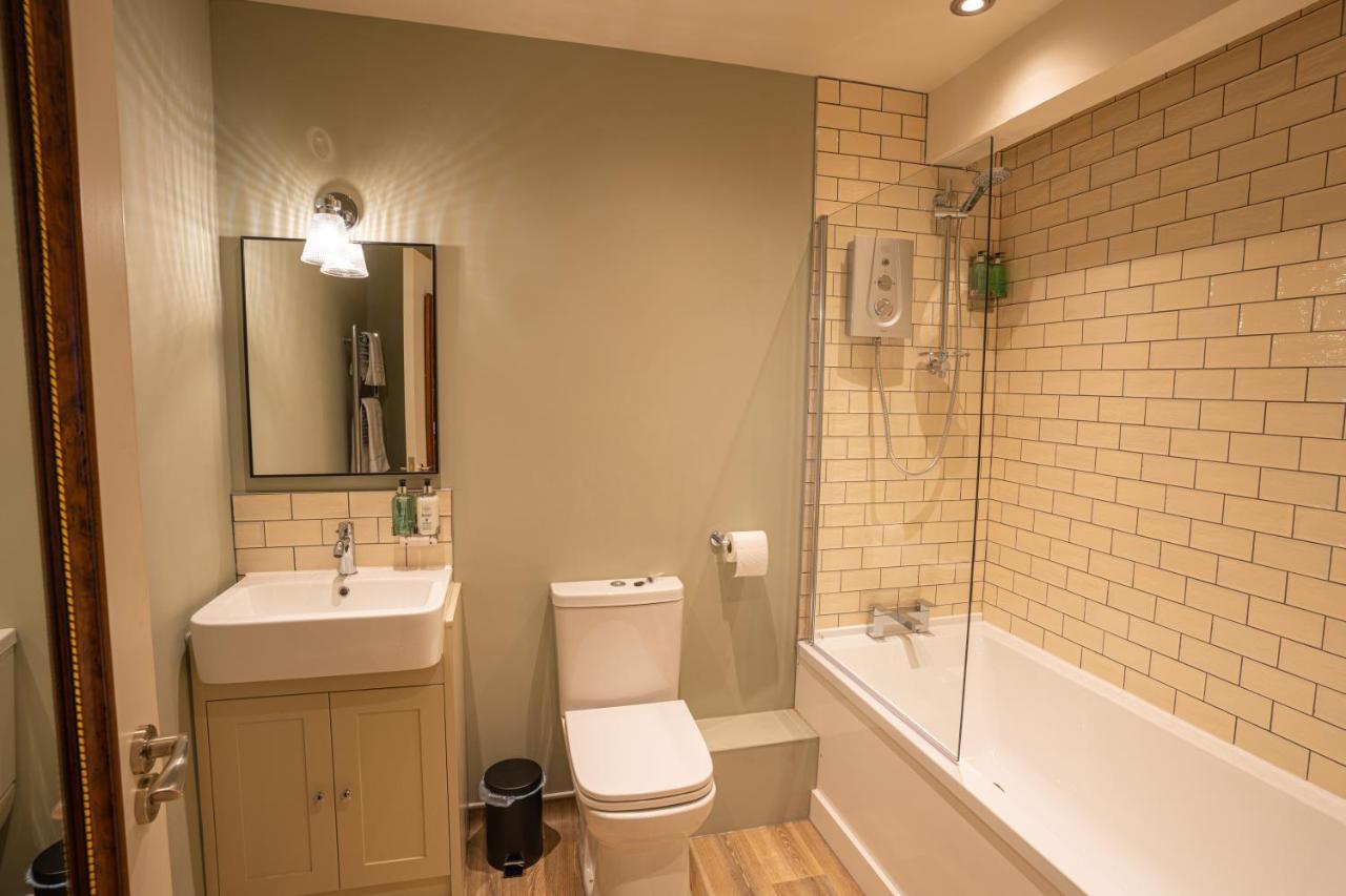 Duke Of York Hotel Whitby Bagian luar foto